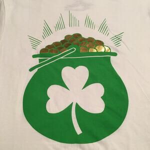 Pot of Gold St Patrick's Day t-shirt White amazing condition SZ M